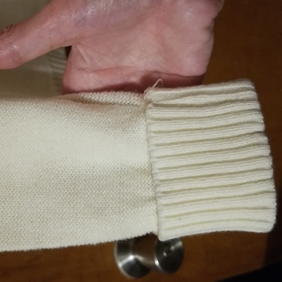 Ivory Cardigan Size Large: C - Picture 6 of 10